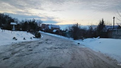 У Львові комунальників просять посипати вулицю Авіаційну (ФОТО)