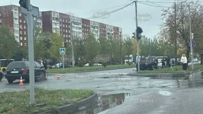 У Львові у спальному районі не розминулись автомобілі