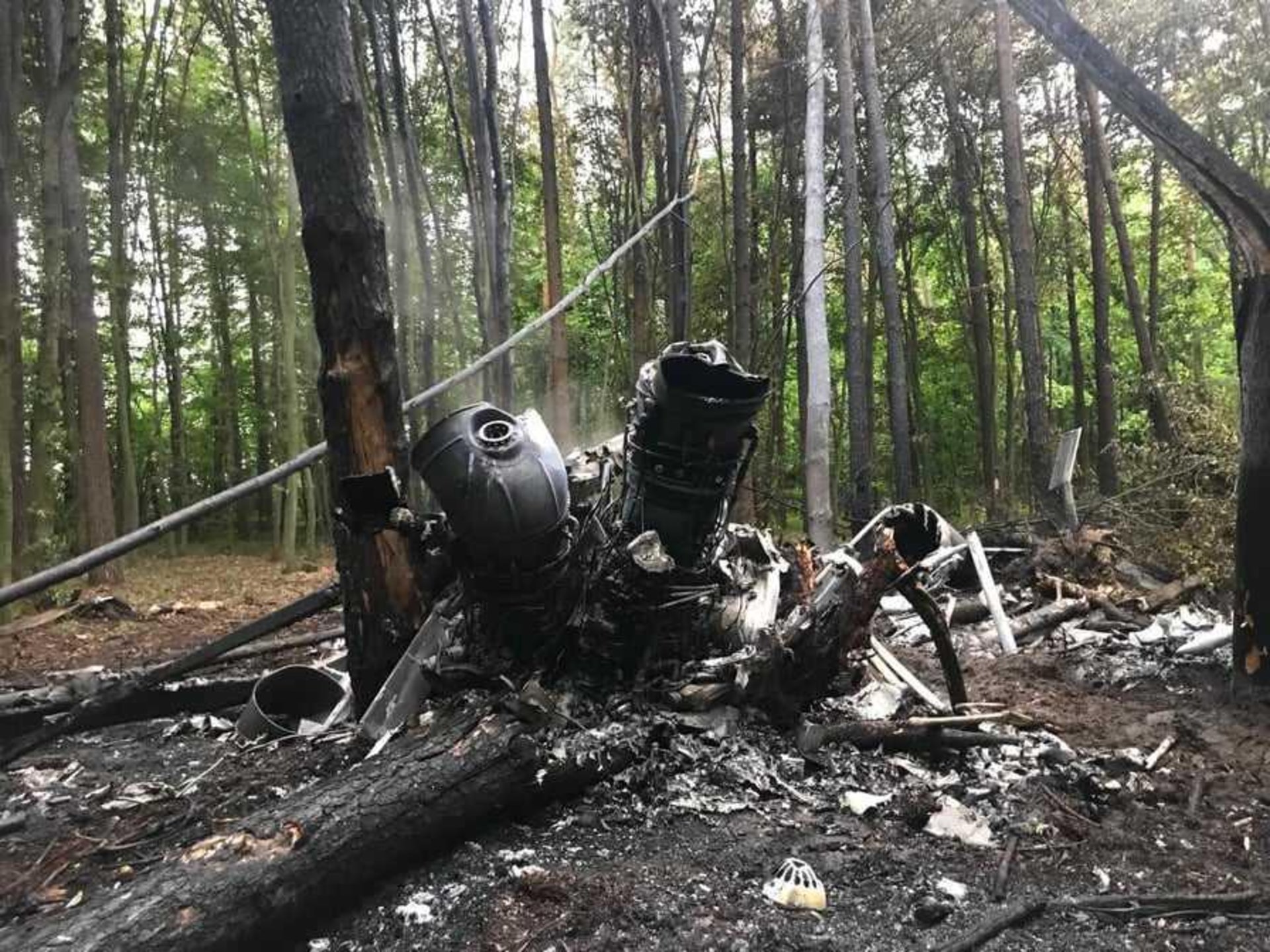 Внаслідок катастрофи вертольота Мі-8 на Рівненщині загинуло четверо військових / фото поліції