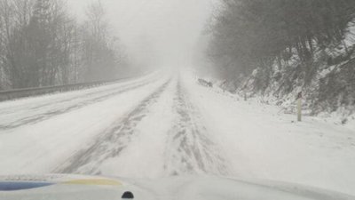 Трасу "Київ - Чоп" замітає снігом (ФОТО)