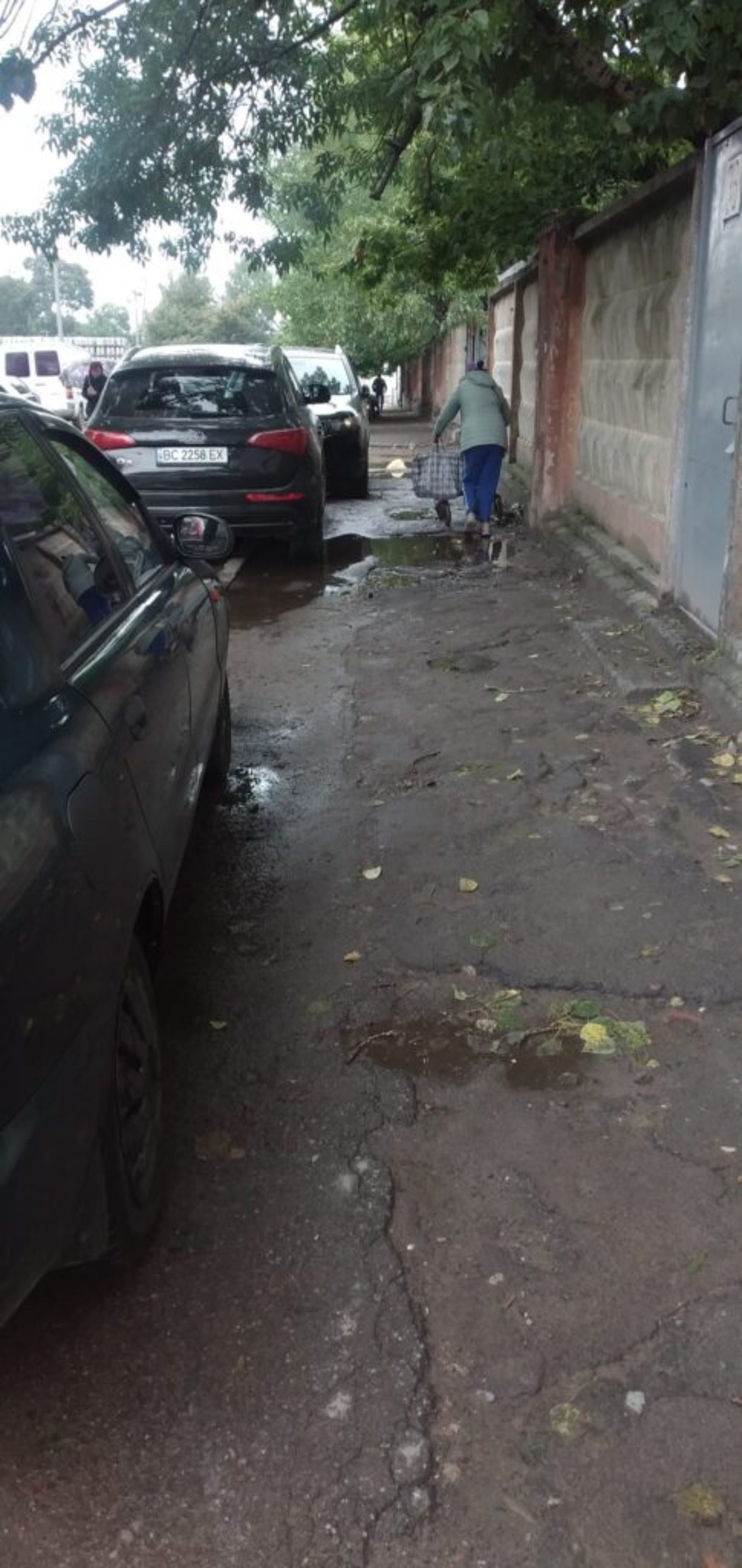 У Львові просять облаштувати тротуари на вулиці Базарній