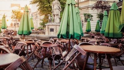 Львівські ресторатори просять депутатів прийняти новий порядок розміщення літніх майданчиків