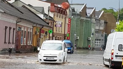 На Львівщині затопило Миколаїв (ФОТО)