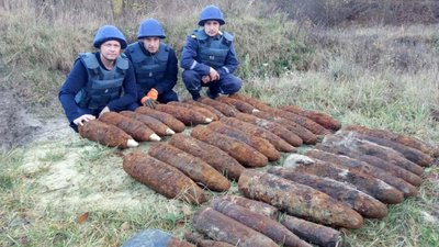 У Буському районі грибники знайшли десятки снарядів та міну