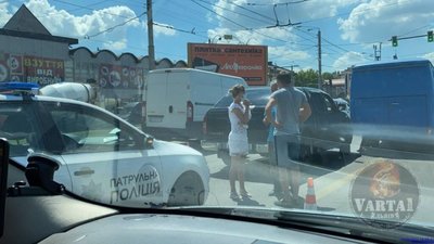 У Львові не розминулись автомобілі (ФОТО, ВІДЕО)