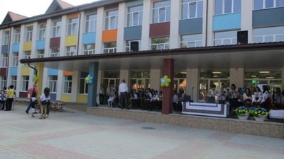 Нова школа на Пустомитівщині відкрила двері для більше п’яти сотень учнів