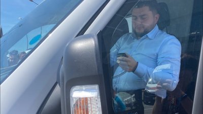 В. о. голови Львівської облради Юрій Холод сів за кермо "швидкої"