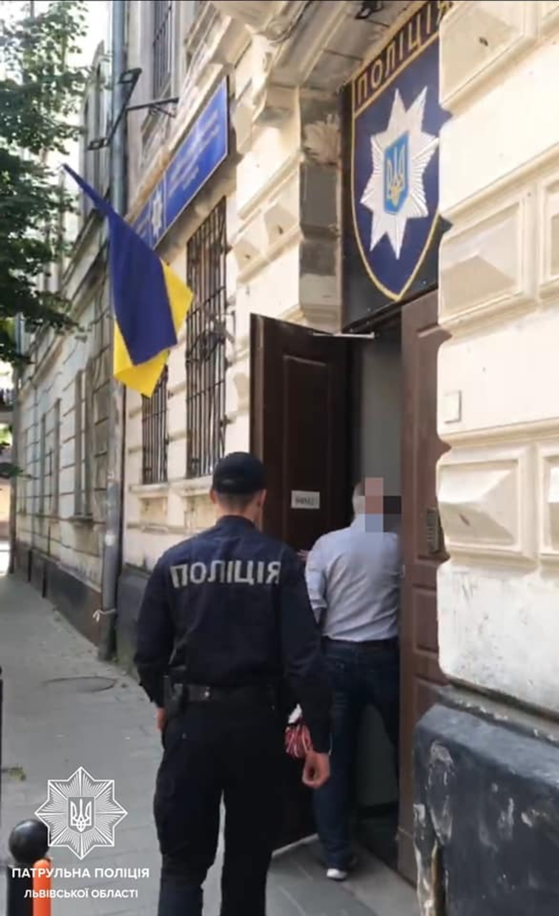 У центрі Львова 67-річний пенсіонер вчиняв крадіжки у кафе та ресторанах