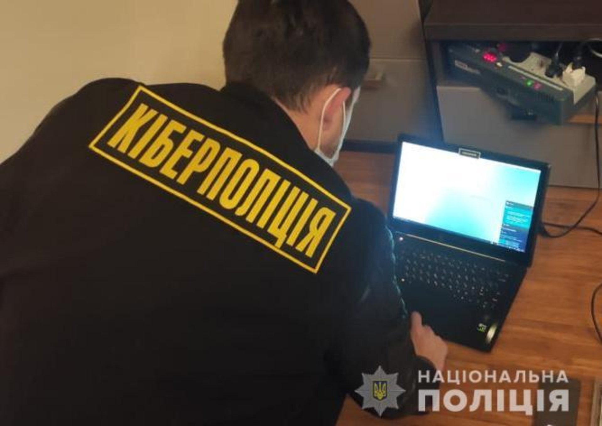 У Львові зловмисник здійснював фінансові операції з чужих профілів у соцмережах