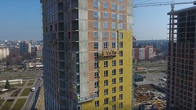 На Сихові гасили пожежу на «Авалоні»