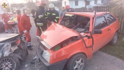 У Яворівському районі у жахливій аварії постраждало троє осіб (ФОТО)