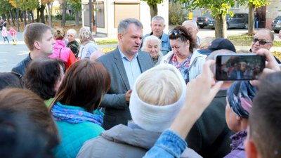 У Зеленського руйнують децентралізацію, диктуючи громадам, як вони мають об’єднуватись, - Синютка
