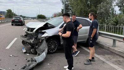 Співак з Львівщини SHUMEI потрапив у серйозне ДТП в Києві