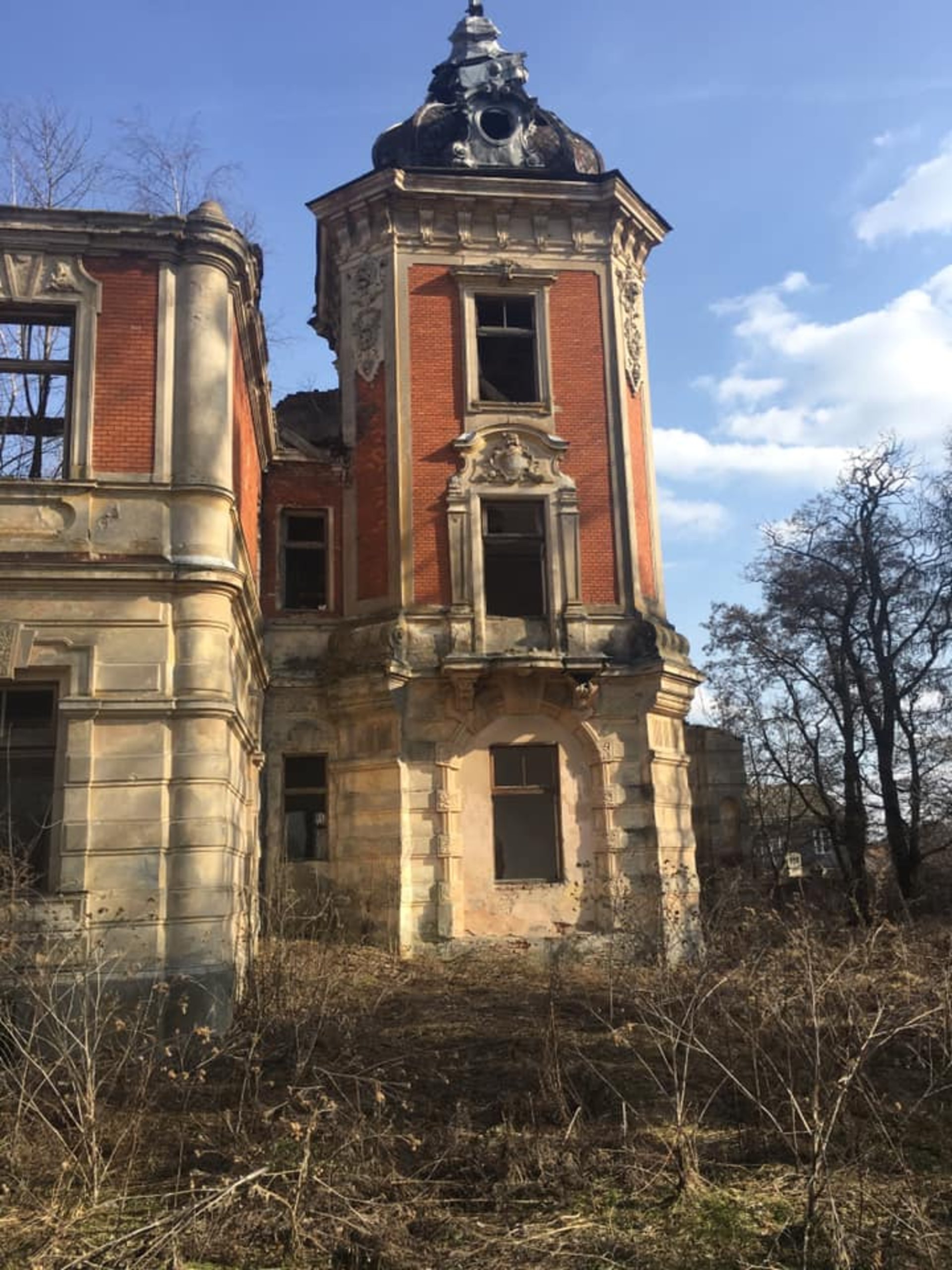 Як на Львівщині руйнується палац. Фото: Міша Ребриш.