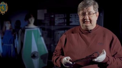 На Північній об’їзній Львова виявили загадковий меч (ВІДЕО)