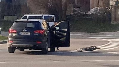 У Львові автомобіль збив велосипедиста (ФОТО)