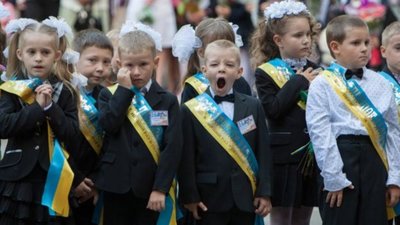 “Школярам не варто одягати задушливу одежу”: синоптик дала прогноз на 1 вересня