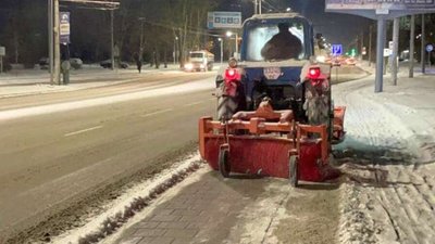 У другому Львові комунальники вивозили сніг