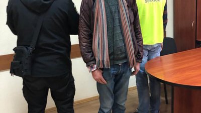 У Львові іноземець «поселився» у торговому центрі (ФОТО)
