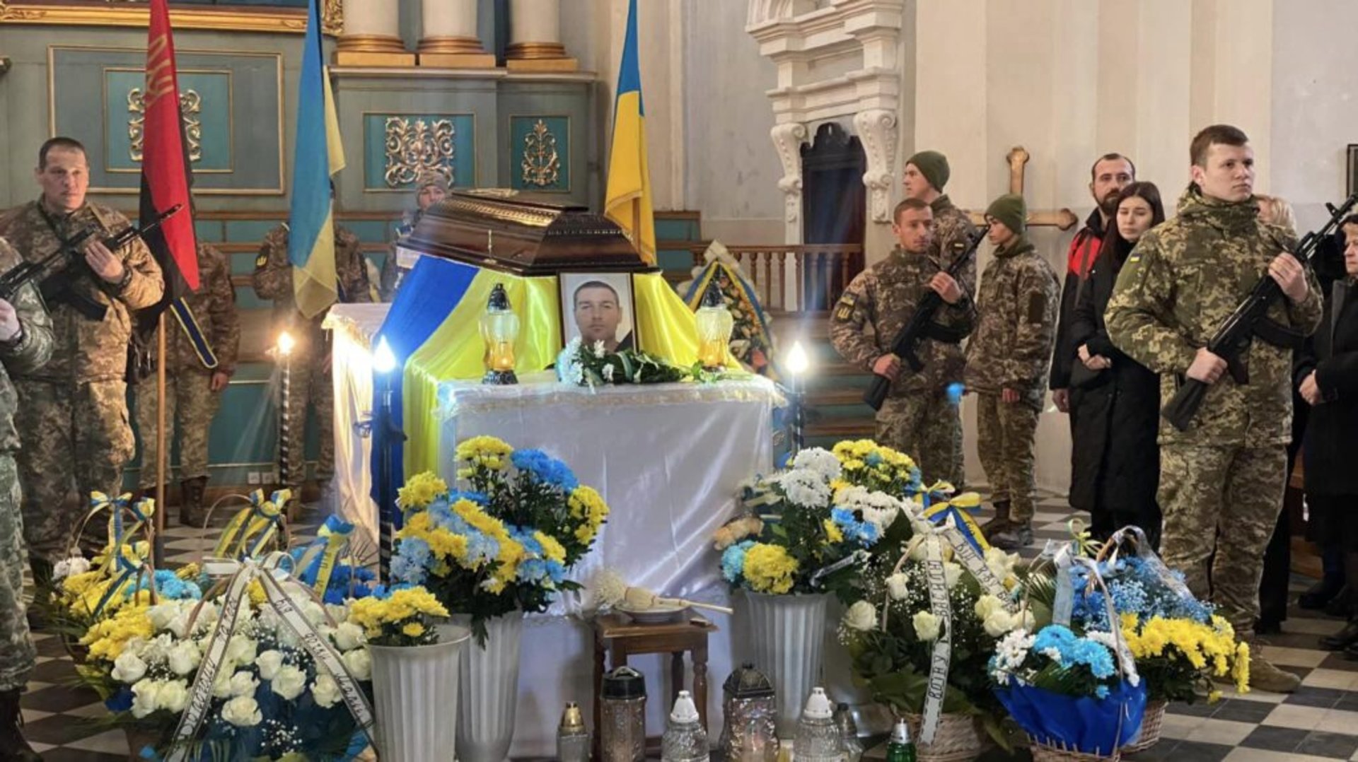 Ралівка провела в останню дорогу захисника України