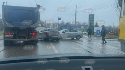 У Львові не розминулись автомобілі