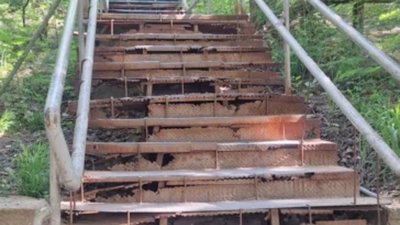 У Львові виявили аварійні сходи (ФОТО)