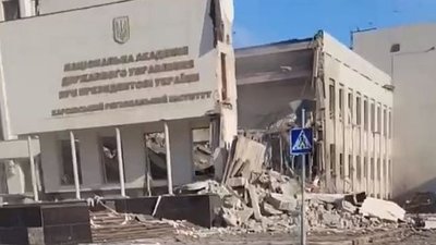 У Харкові зруйновано будівлю Академії держуправління (ФОТО, ВІДЕО)
