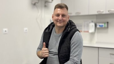 У Львові лікарі зберегли чоловікові здатність ходити