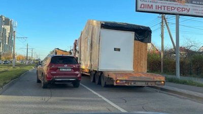У Львові вантажівки перекривали рух транспорту (ФОТО)
