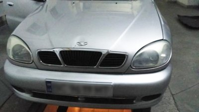 На кордоні з Польщею 19-річний чоловік втратив автомобіль через куриво (ФОТО, ВІДЕО)