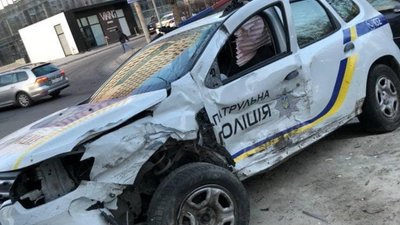 У Львові автомобіль поліції потрапив у ДТП (ФОТО, ВІДЕО)