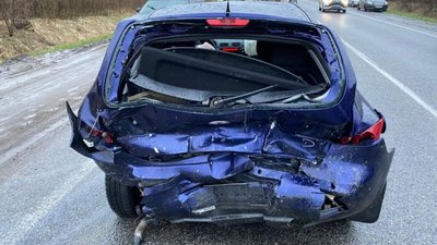 Мешканець Львова потрапив у жахливу ДТП за участі чотирьох автомобілів (ФОТО)