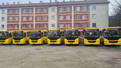 Шегинівська громада отримала два нові шкільні автобуси