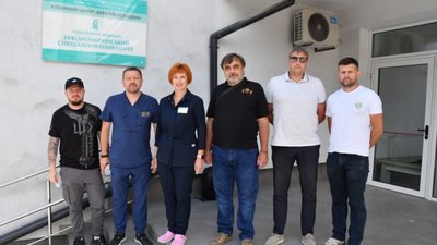 На Львівщині медикам передали обладнання