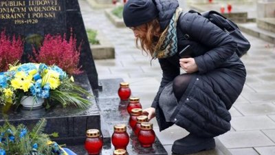 Делегація із Львівщини вшанувала пам’ять борців за волю України у Варшаві (ФОТО)