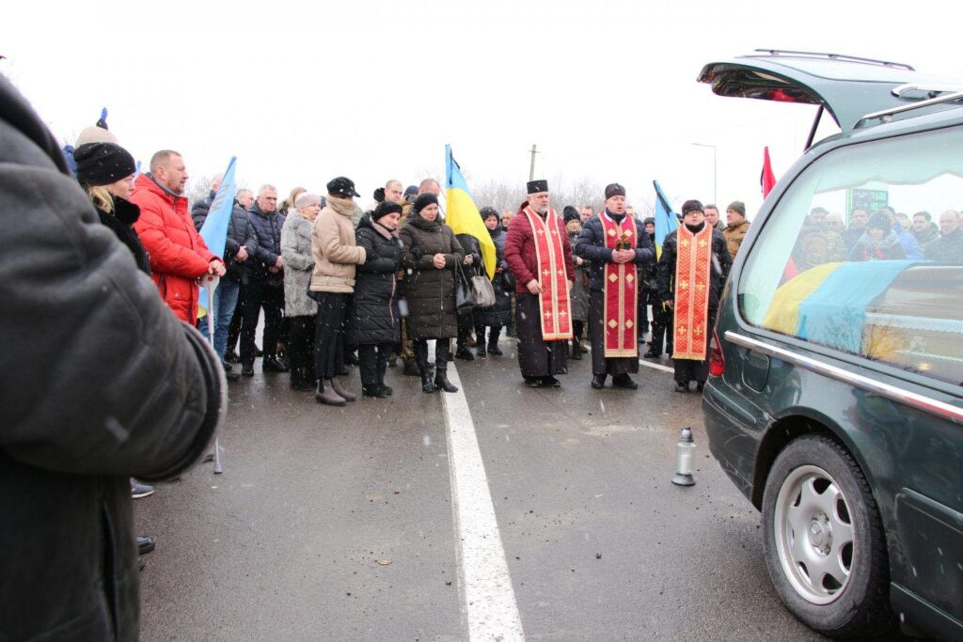 На Львівщині попрощалися зі загиблим Героєм