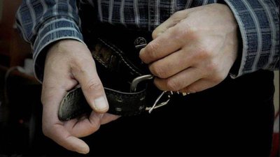 На Львівщині чоловік показував статевий орган людям