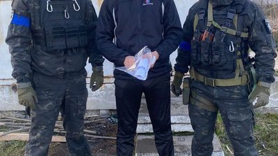 На Львівщині хотіли спалити елітний автомобіль