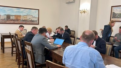 Садовий у Львові хоче знищити два стратегічних підприємства