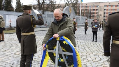 Шмигаль у рідному Львові вшанував світлу пам'ять полеглих українських Героїв