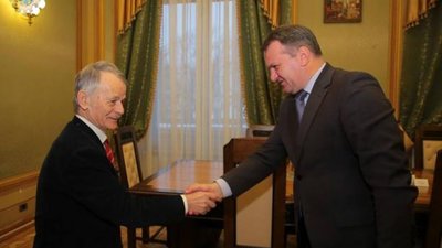 У Львові голова ОДА обговорив із Джемілєвим підтримку переселенців із Криму