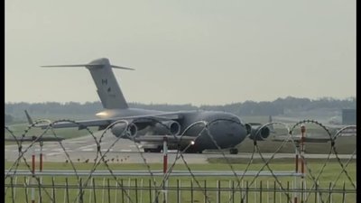 До Львова прилетів літак ВПС Канади (ФОТО, ВІДЕО)