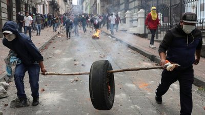 Еквадор охопило повстання проти президента, який був коміком. Ллється кров