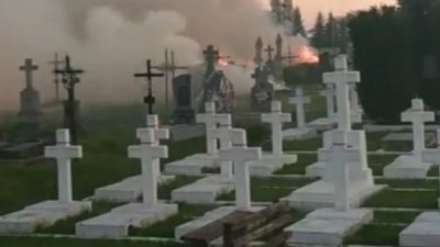 На Львівщині горіло кладовище (ФОТО)