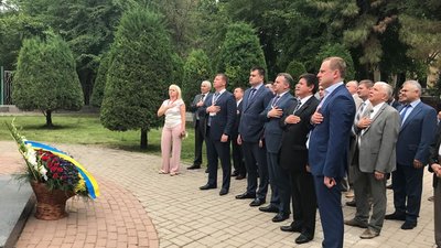 Делегація Львівщини поклала квіти до пам’ятника Тарасу Шевченкові в Узбекистані