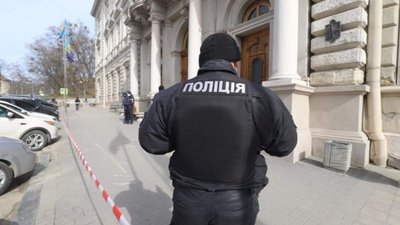 У Львові проводиться термінова евакуація з будівлі обласної ради (ФОТО, ВІДЕО)