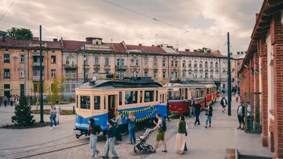У Львові пошкодили два трамвайні вагони (ФОТО)