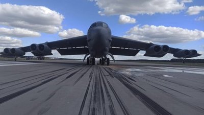 До Польщі прибув американський бомбардувальник, здатний нести ядерну зброю (ФОТО)