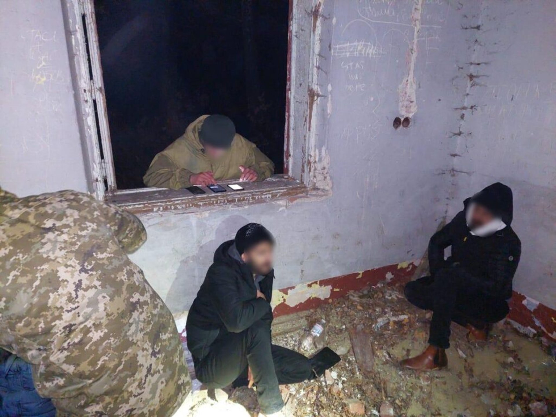 На Львівщині біля залізничної станції затримали громадян Туреччини