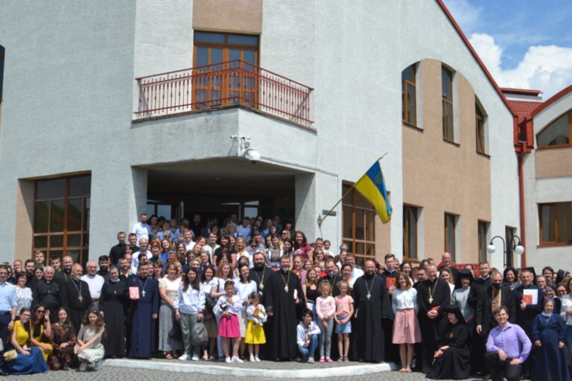 У Львові Глава УГКЦ проголосив Катехизм для молоді “Ми йдемо з Христом”. Фото: ЛМР